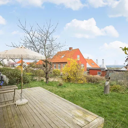 2 Bedroom Pet Friendly In *